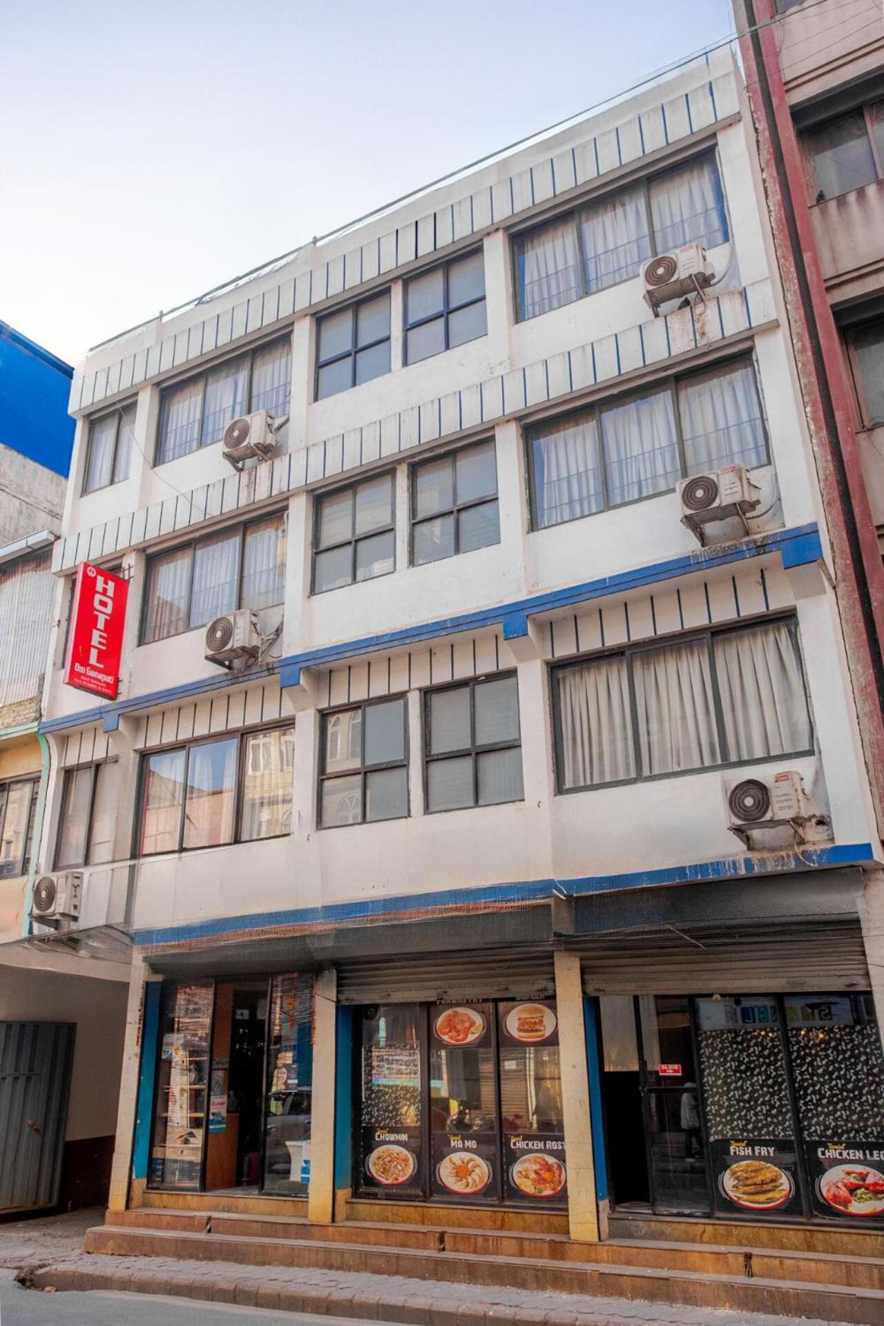 Oyo 808 Hotel Om Ganapati Pvt Ltd Kathmandu Exterior photo