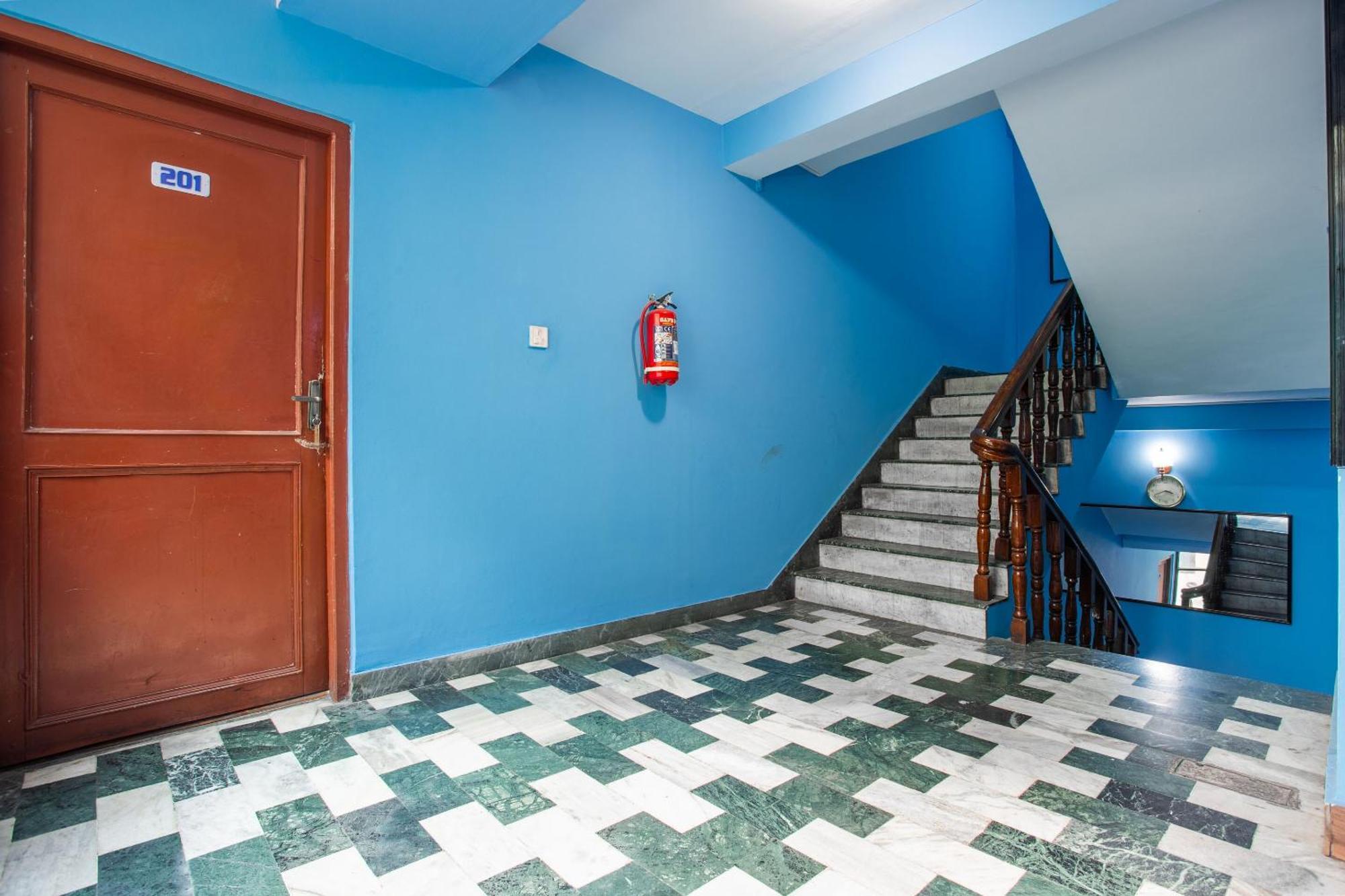 Oyo 808 Hotel Om Ganapati Pvt Ltd Kathmandu Exterior photo